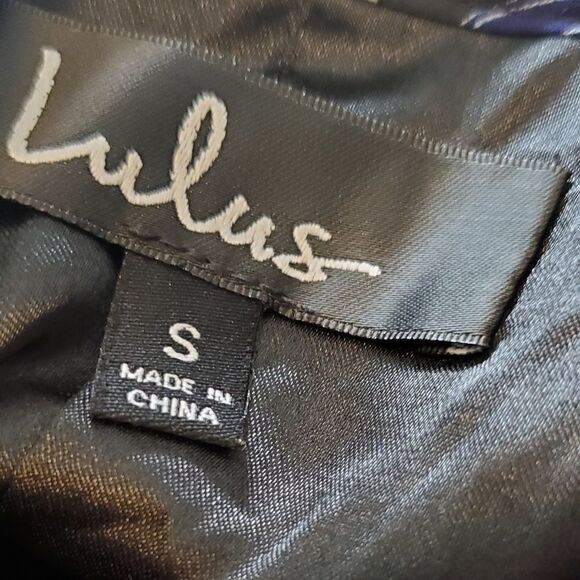 NWT Lulu's Floral Black Wrap Dress - Picture 5 of 7